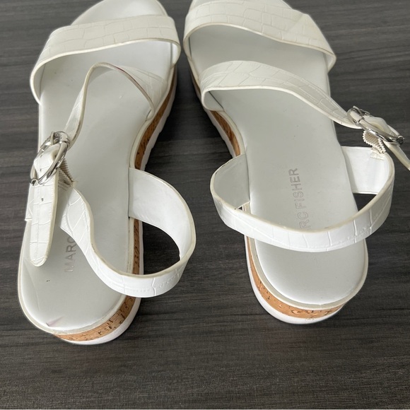 MARC FISHER Size 9M White Sandals GRANDIE FLAT wedge SANDALs Buckle Strap - Picture 4 of 8